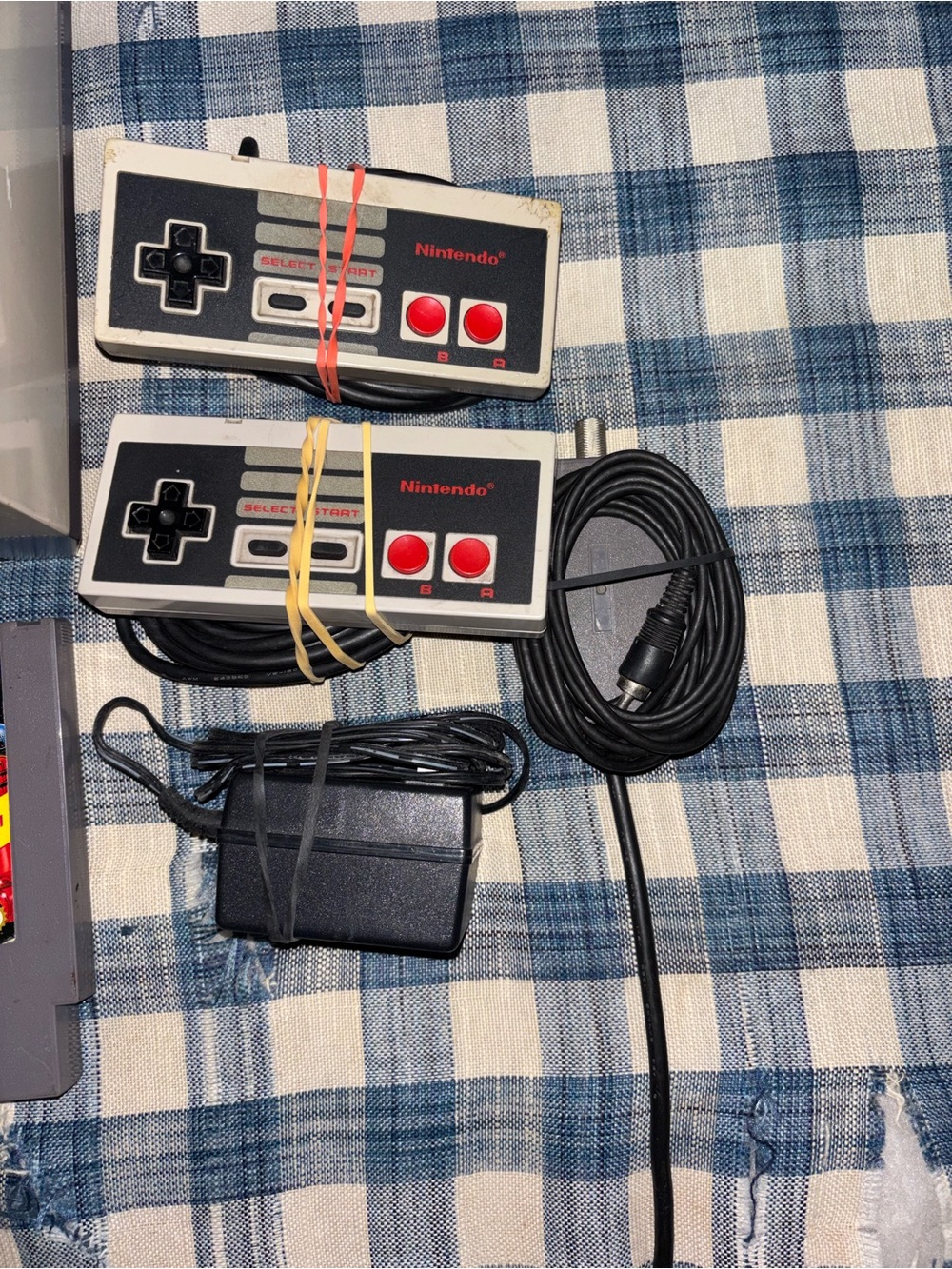 Original Nintendo NES console bundle - Picture 4 of 10